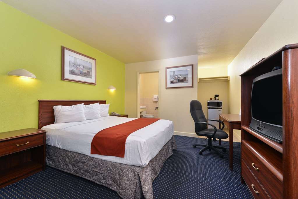 Rodeway Inn Modesto Szoba fotó